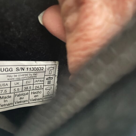 UGG Women's Hapsburg Hiker Fashion Boot. Size 7.5 Zip side, lace up - Picture 6 of 6